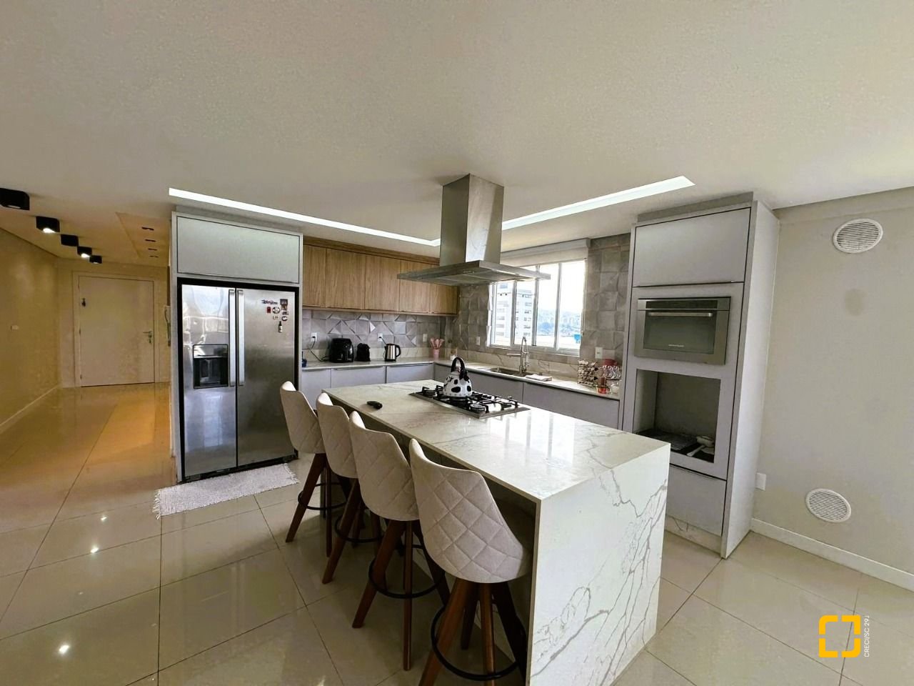 Cobertura com 367m², 3 quartos (sendo 3 suítes), 4 garagens, no bairro Estreito em Florianópolis