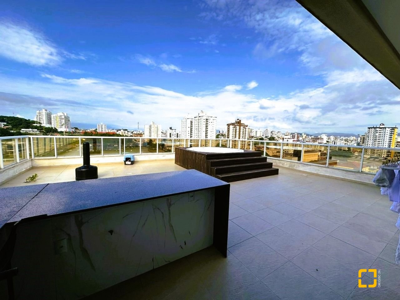 Cobertura com 367m², 3 quartos (sendo 3 suítes), 4 garagens, no bairro Estreito em Florianópolis