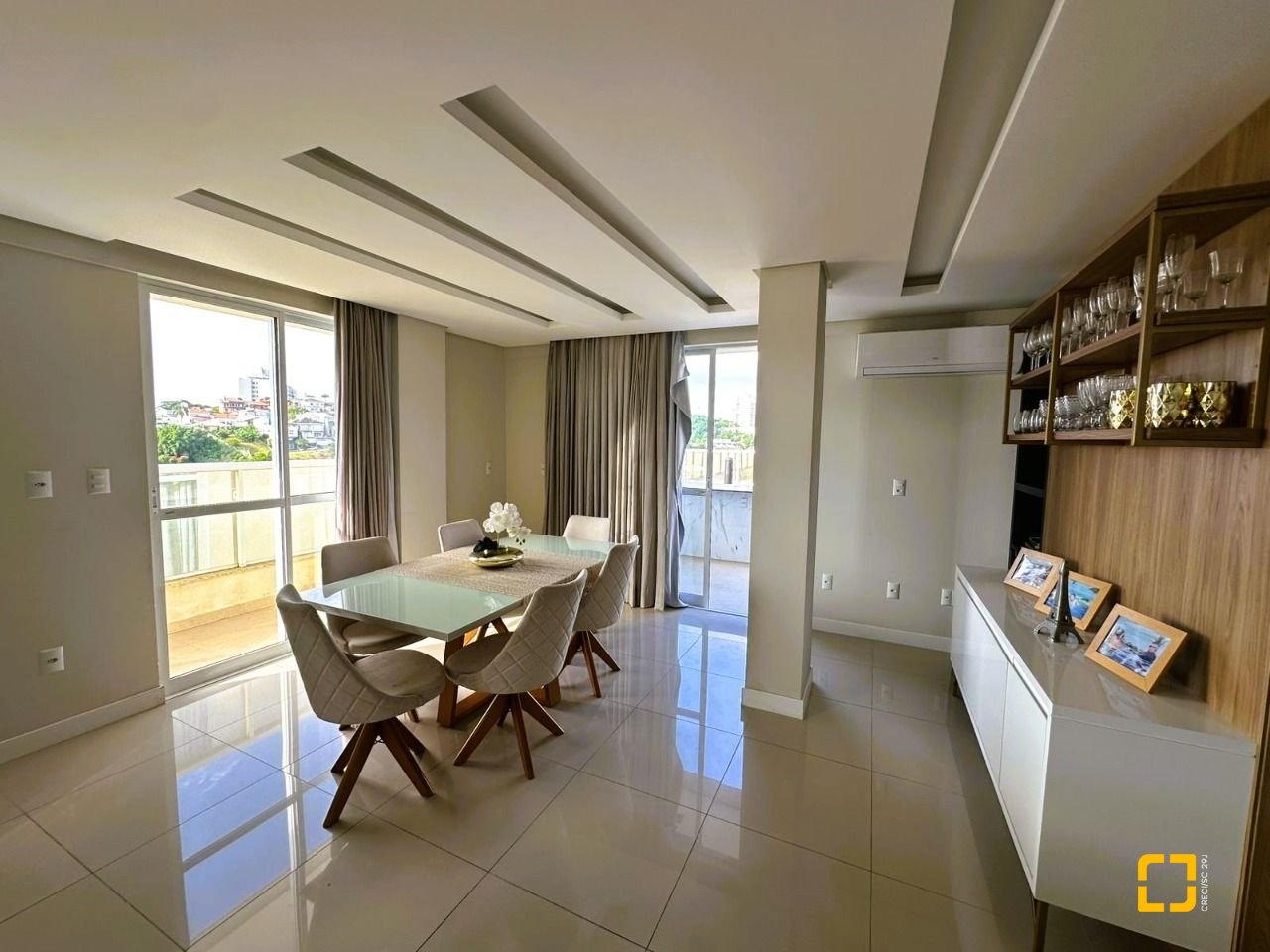 Cobertura com 367m², 3 quartos (sendo 3 suítes), 4 garagens, no bairro Estreito em Florianópolis