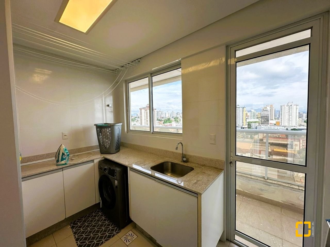 Cobertura com 367m², 3 quartos (sendo 3 suítes), 4 garagens, no bairro Estreito em Florianópolis
