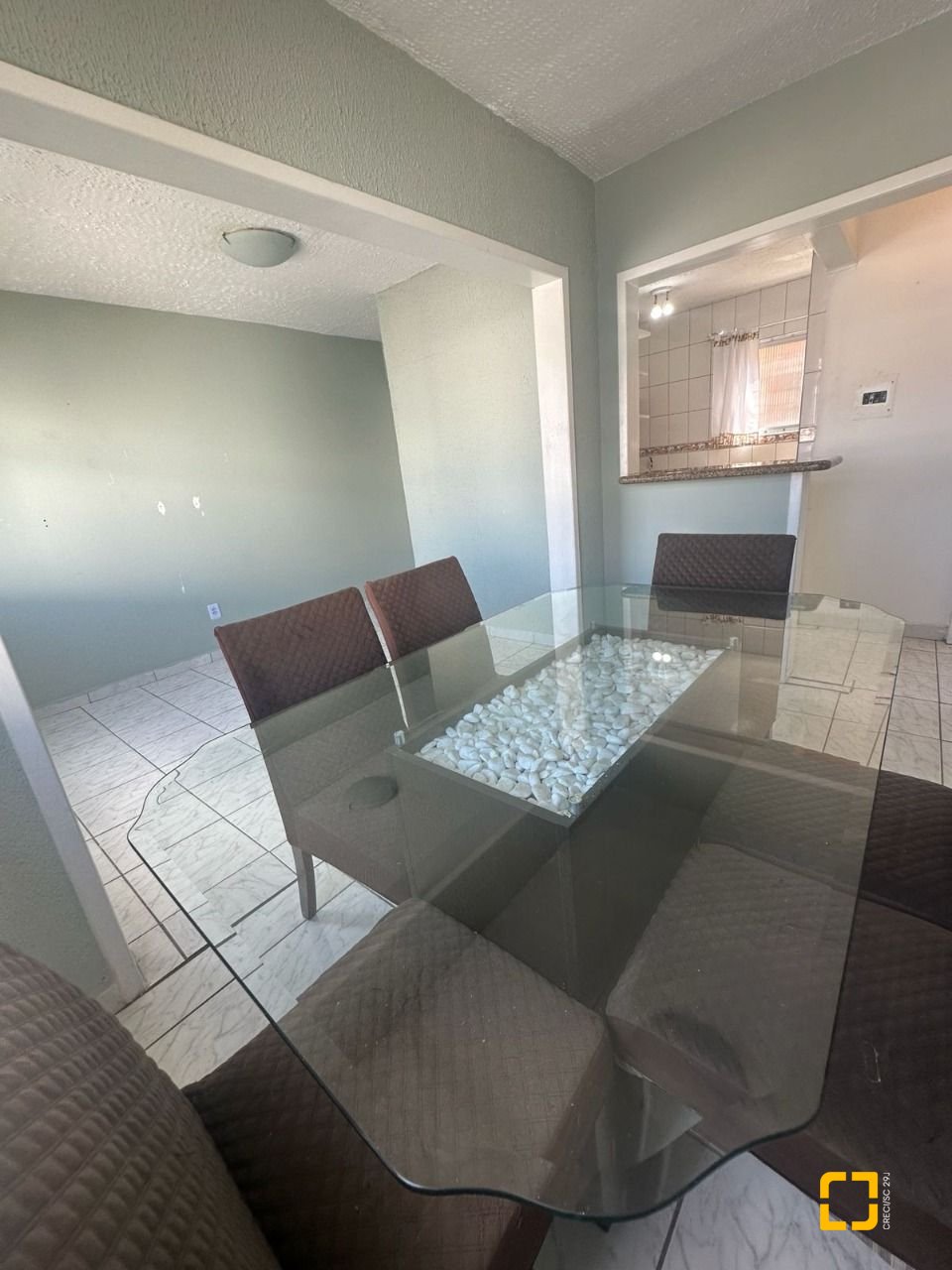 Apartamento com 48m², 2 quartos, 1 garagem, no bairro Barreiros em São José