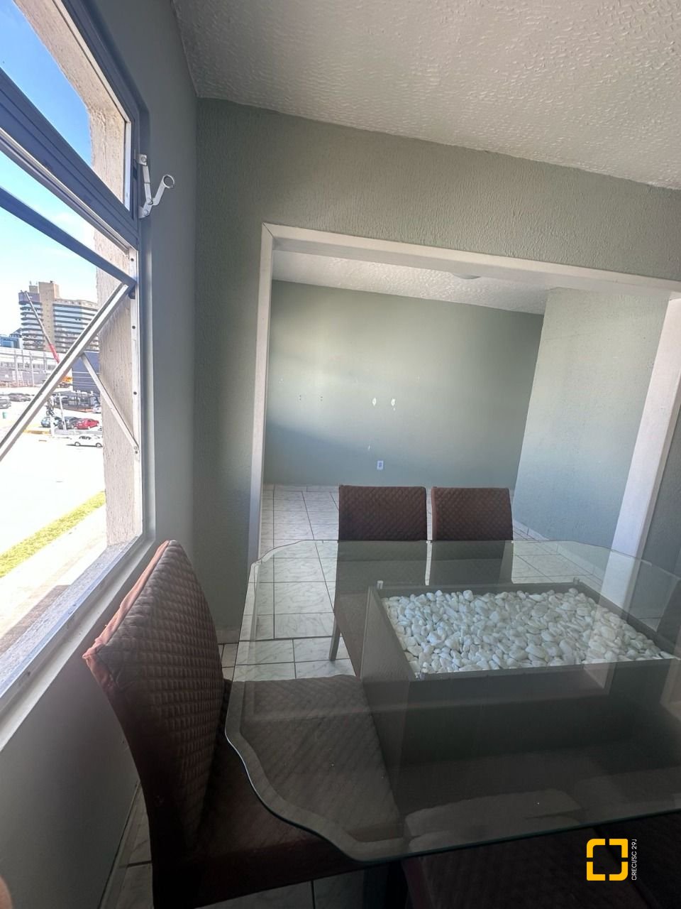 Apartamento com 48m², 2 quartos, 1 garagem, no bairro Barreiros em São José