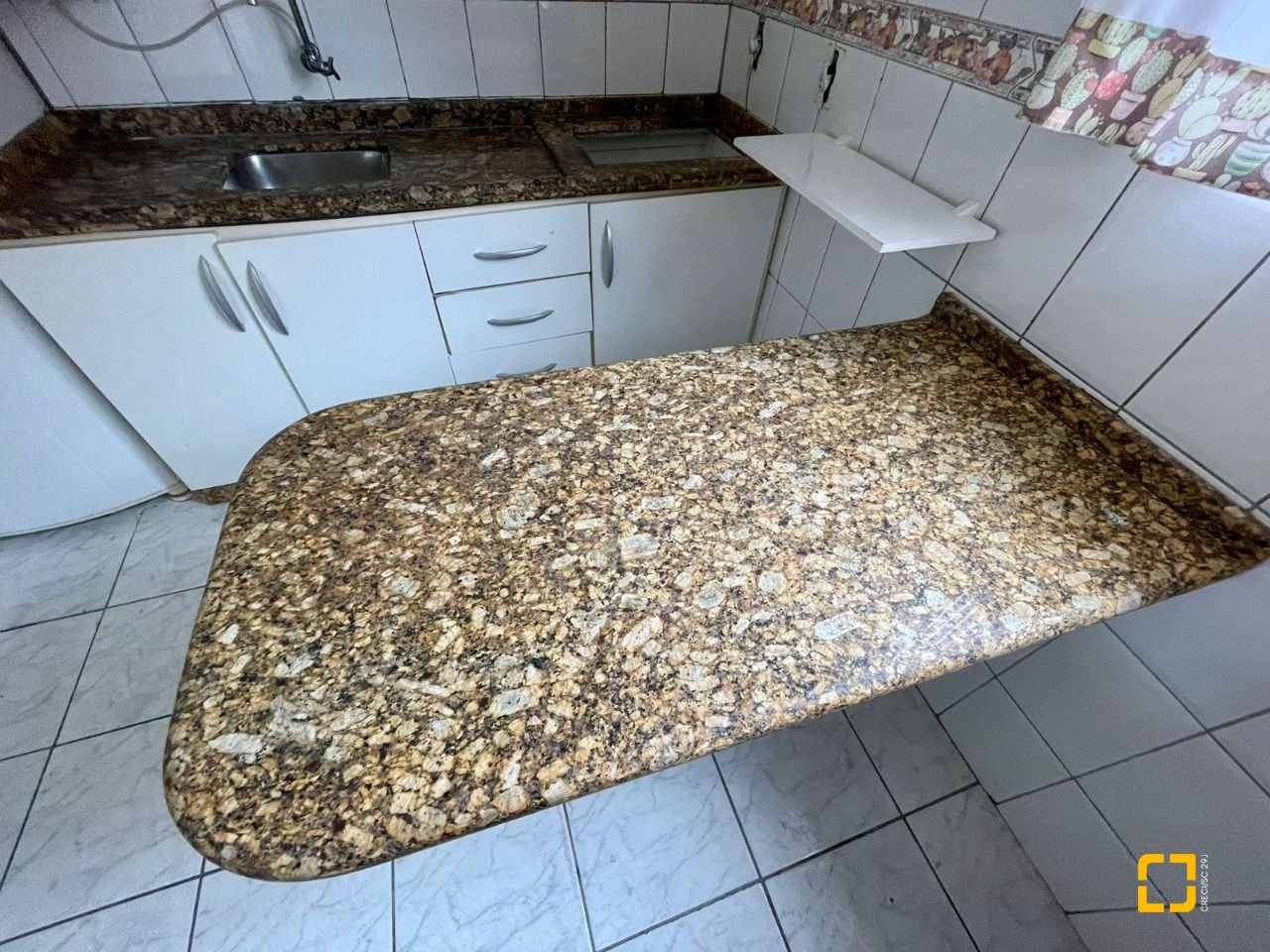 Apartamento com 48m², 2 quartos, 1 garagem, no bairro Barreiros em São José