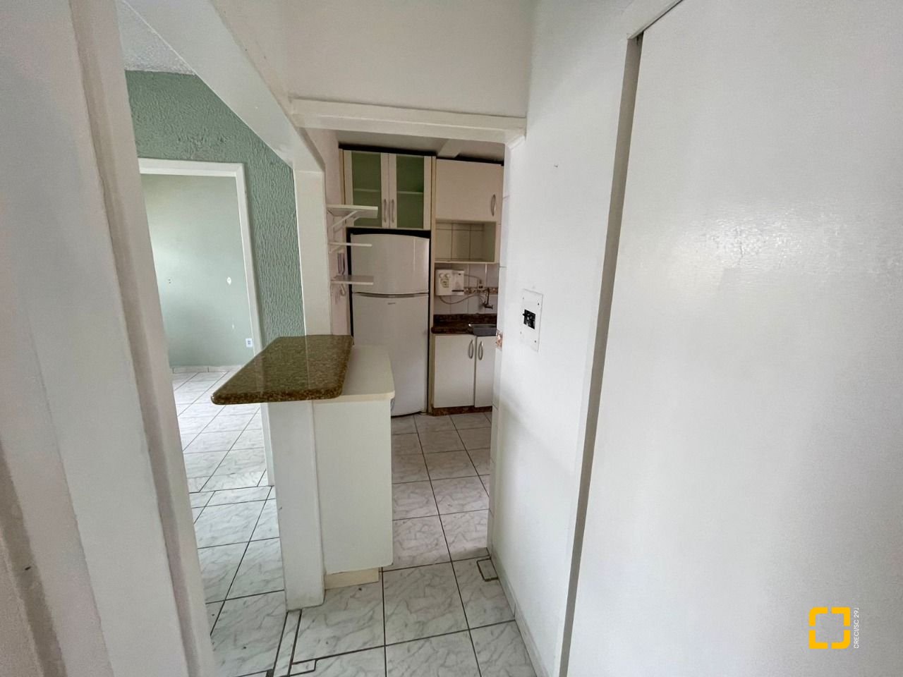 Apartamento com 48m², 2 quartos, 1 garagem, no bairro Barreiros em São José