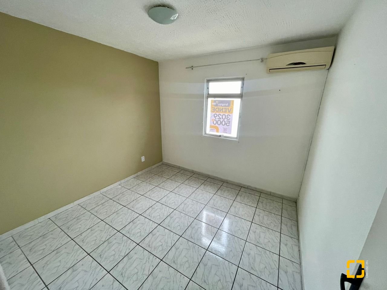 Apartamento com 48m², 2 quartos, 1 garagem, no bairro Barreiros em São José