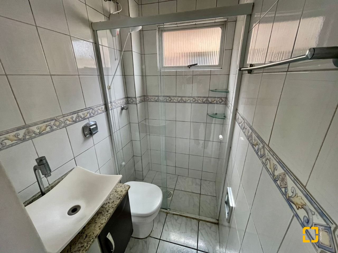 Apartamento com 48m², 2 quartos, 1 garagem, no bairro Barreiros em São José