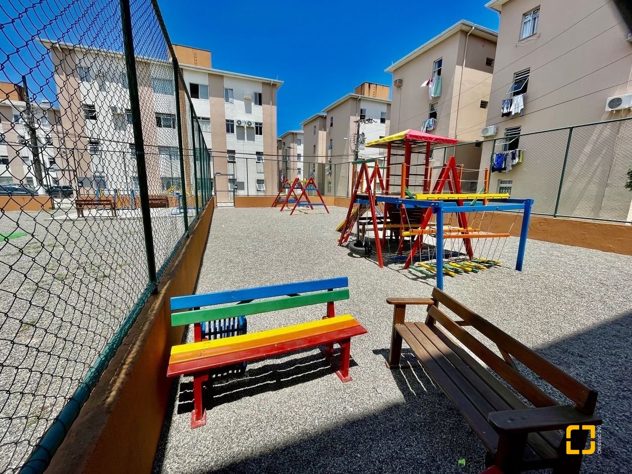 Apartamento com 48m², 2 quartos, 1 garagem, no bairro Barreiros em São José