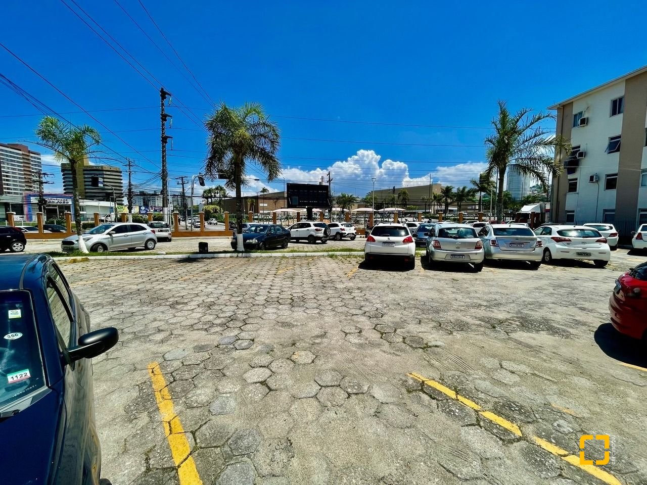 Apartamento com 48m², 2 quartos, 1 garagem, no bairro Barreiros em São José