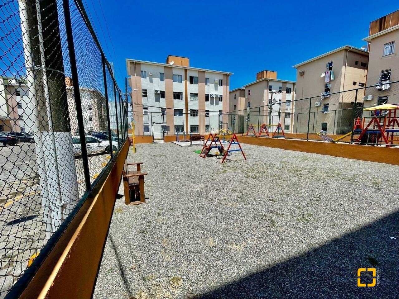Apartamento com 48m², 2 quartos, 1 garagem, no bairro Barreiros em São José
