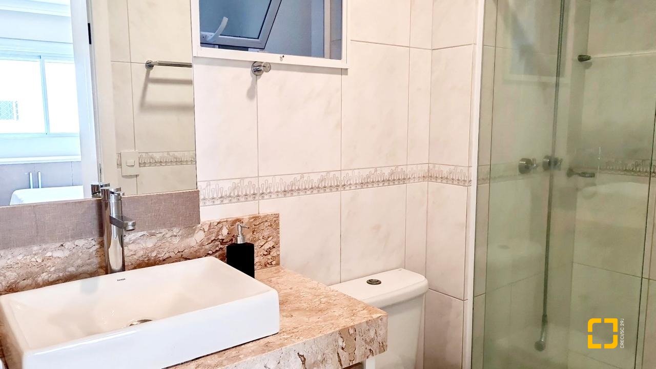 Apartamento com 116m², 4 quartos (sendo 1 suíte), 2 garagens, no bairro Ingleses do Rio Vermelho em Florianópolis