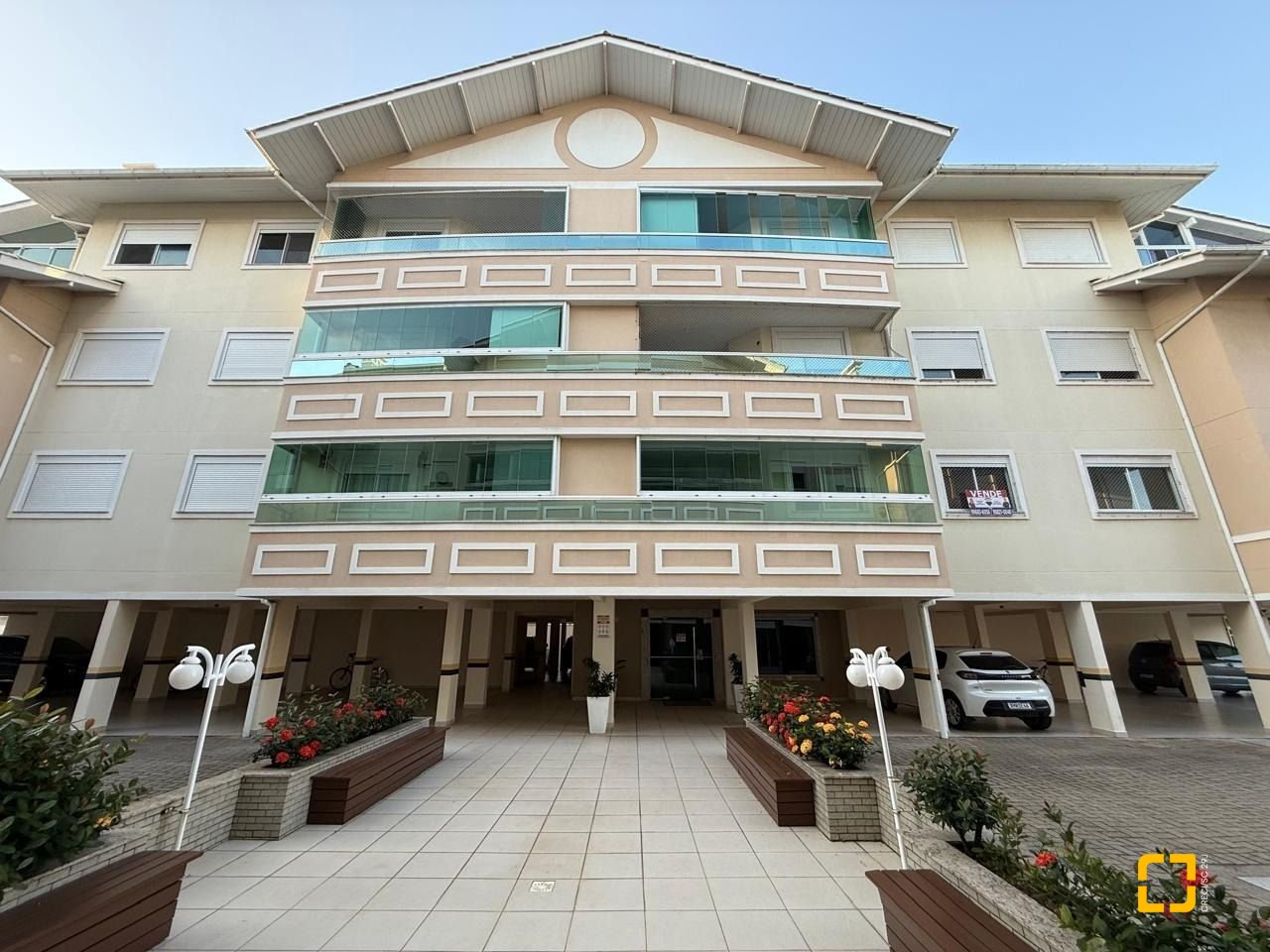 Apartamento com 116m², 4 quartos (sendo 1 suíte), 2 garagens, no bairro Ingleses do Rio Vermelho em Florianópolis
