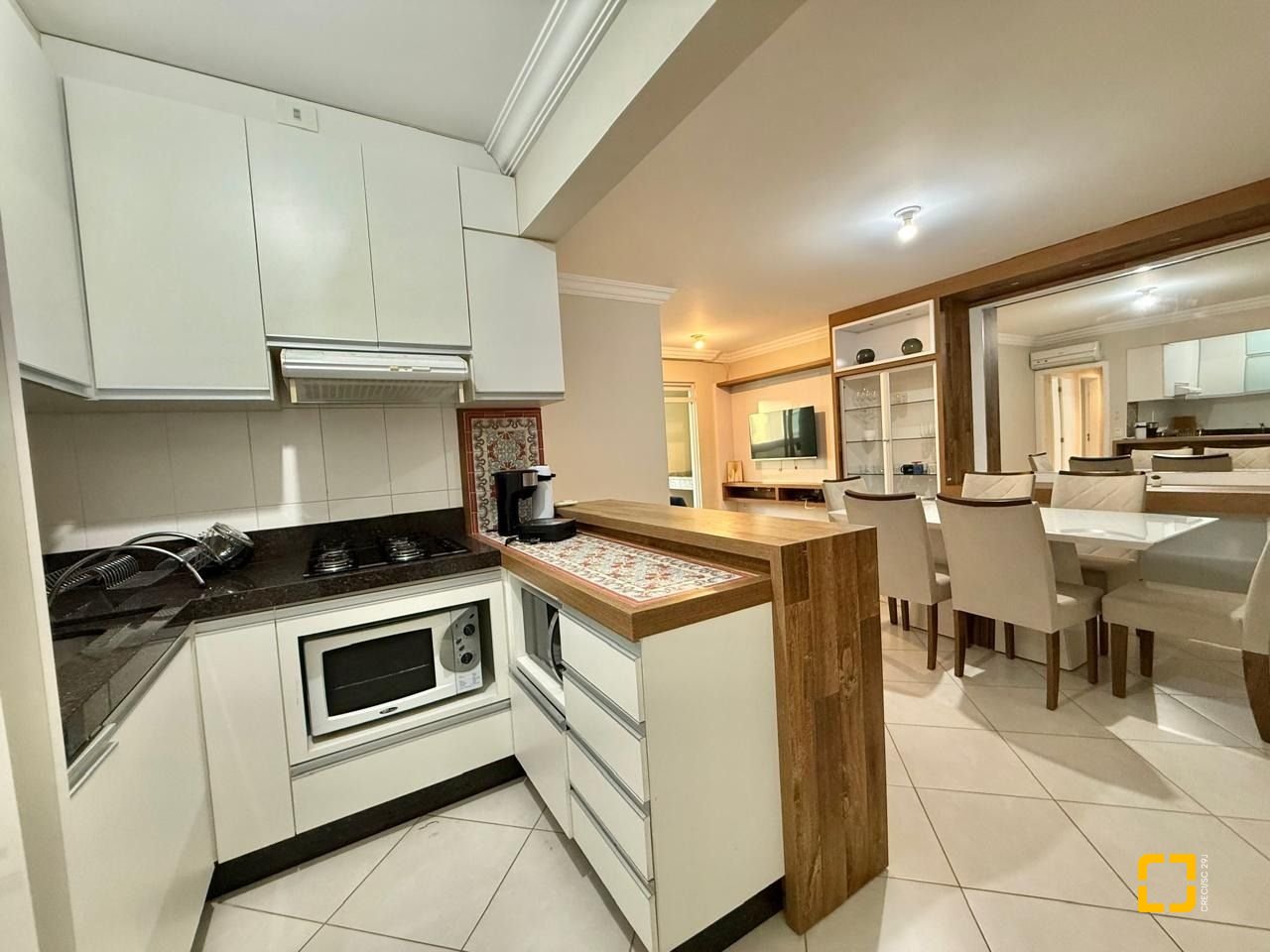 Apartamento com 116m², 4 quartos (sendo 1 suíte), 2 garagens, no bairro Ingleses do Rio Vermelho em Florianópolis