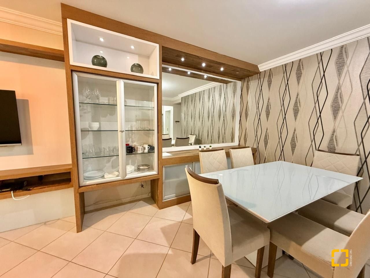 Apartamento com 116m², 4 quartos (sendo 1 suíte), 2 garagens, no bairro Ingleses do Rio Vermelho em Florianópolis