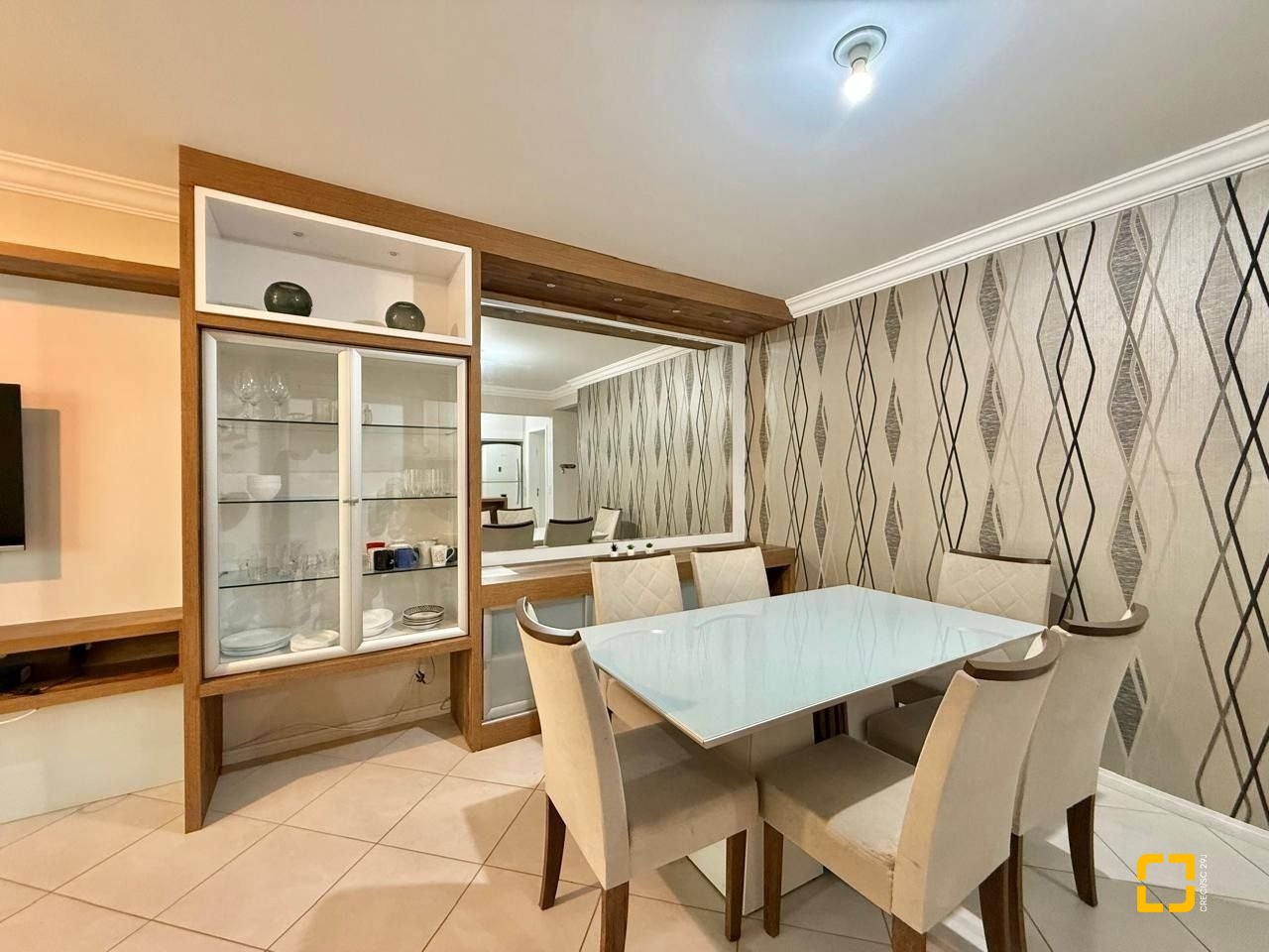 Apartamento com 116m², 4 quartos (sendo 1 suíte), 2 garagens, no bairro Ingleses do Rio Vermelho em Florianópolis