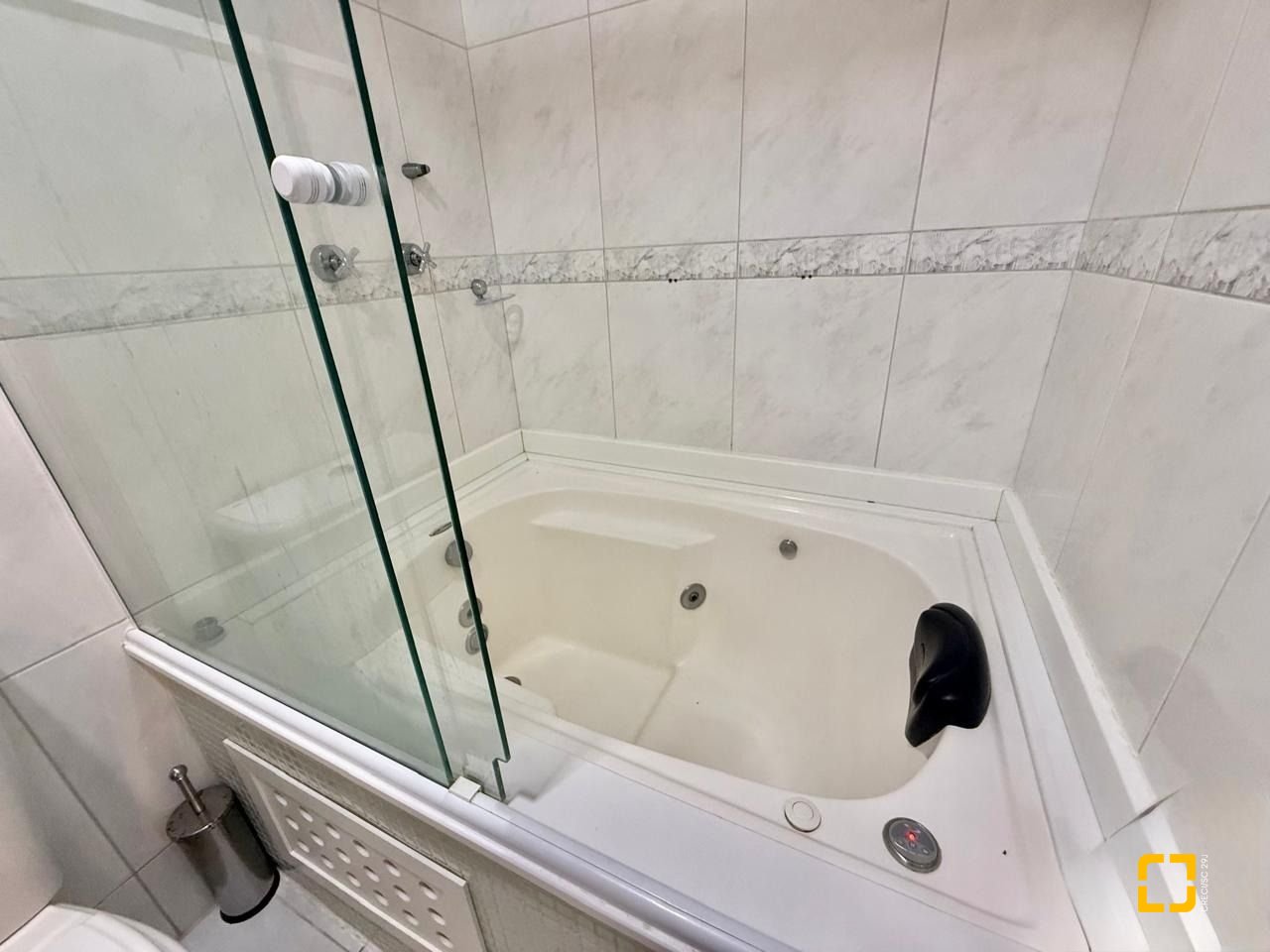 Apartamento com 116m², 4 quartos (sendo 1 suíte), 2 garagens, no bairro Ingleses do Rio Vermelho em Florianópolis