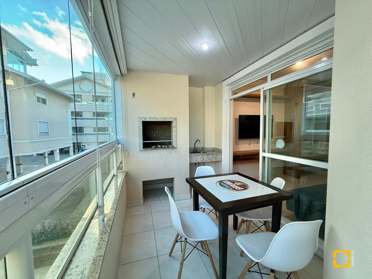 Apartamento com 116m², 4 quartos (sendo 1 suíte), 2 garagens, no bairro Ingleses do Rio Vermelho em Florianópolis