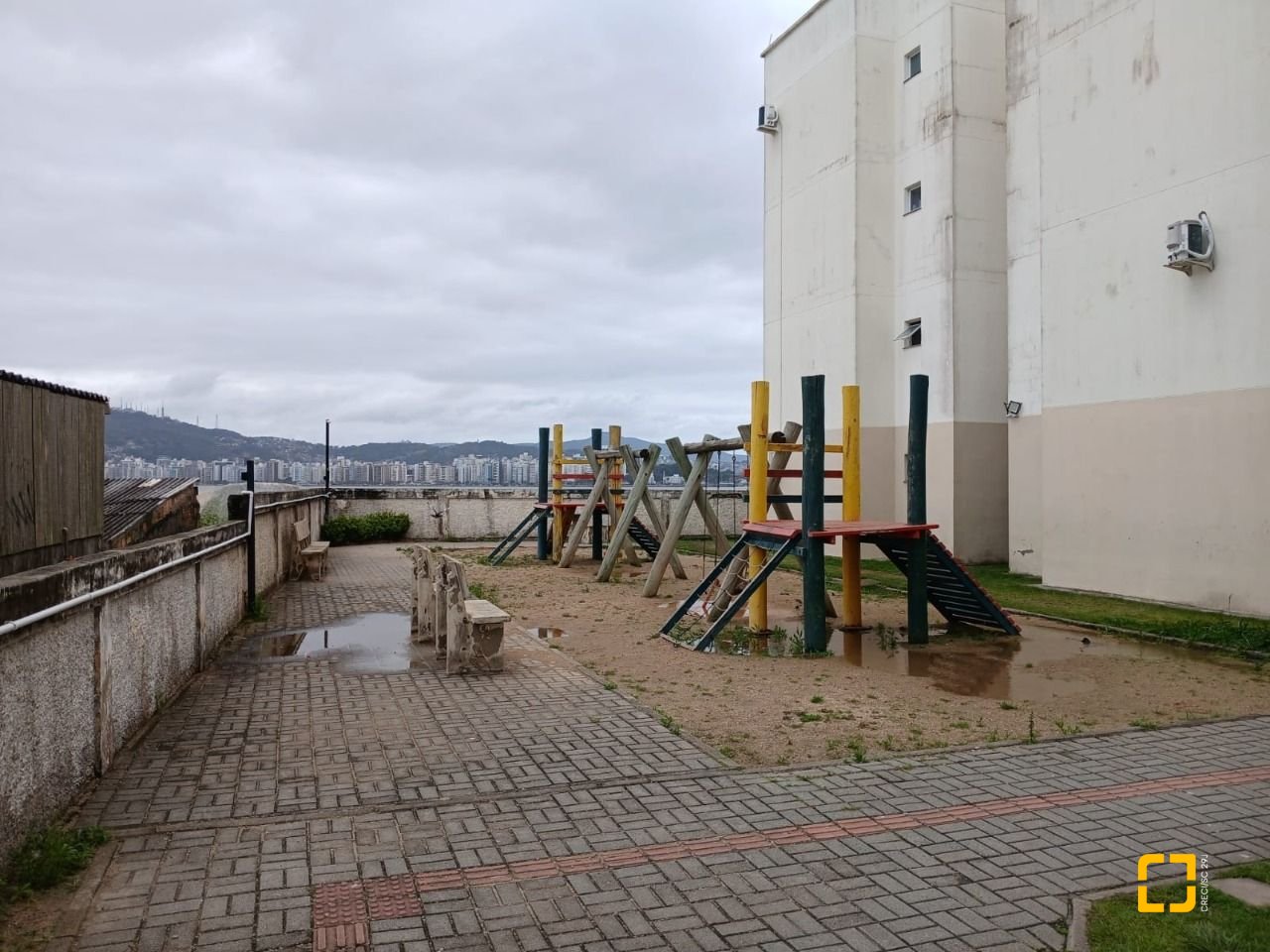 Apartamento com 58m², 2 quartos, 1 garagem, no bairro Balneário em Florianópolis