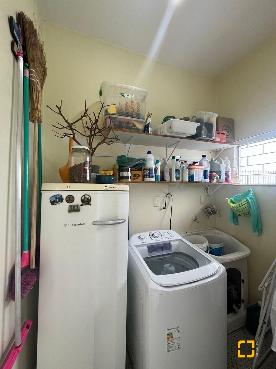 Casa com 223m², 3 quartos (sendo 3 suítes), 2 garagens, no bairro Ponta de Baixo em São José