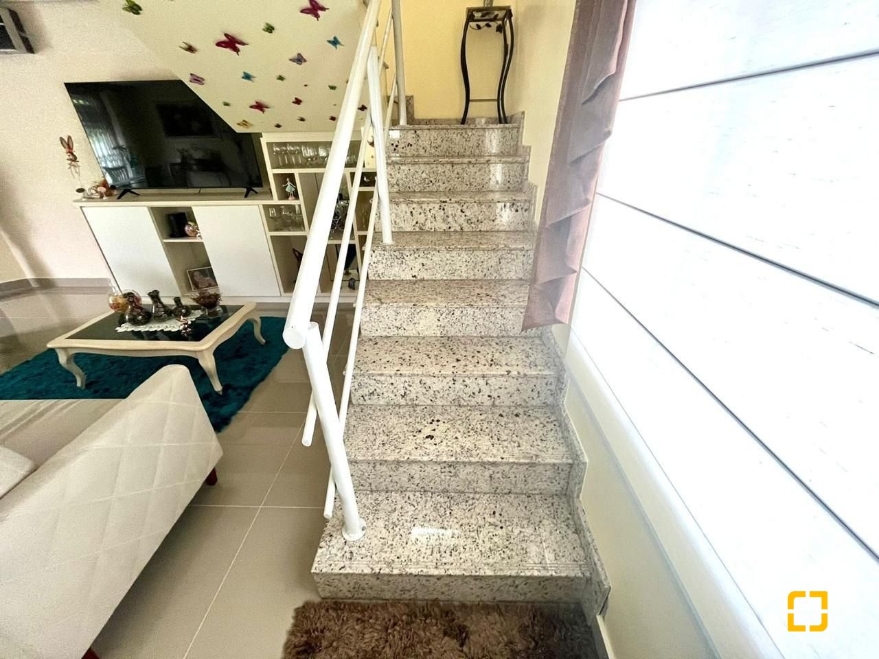 Casa com 223m², 3 quartos (sendo 3 suítes), 2 garagens, no bairro Ponta de Baixo em São José