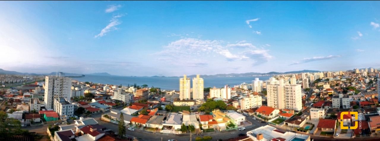 Apartamento com 75m², 2 quartos (sendo 1 suíte), 1 garagem, no bairro Barreiros em São José