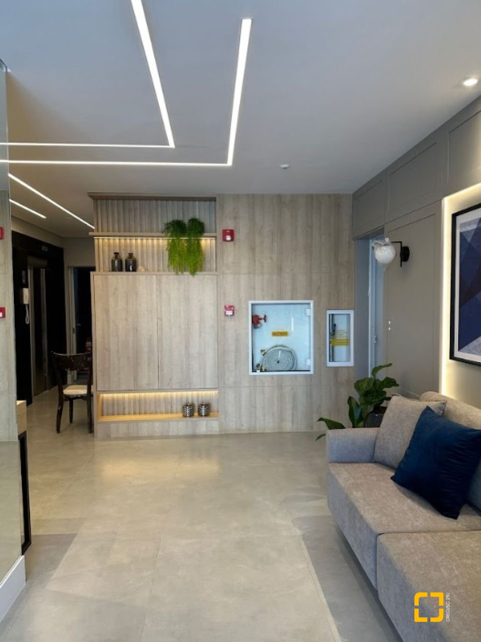 Apartamento com 75m², 2 quartos (sendo 1 suíte), 1 garagem, no bairro Barreiros em São José