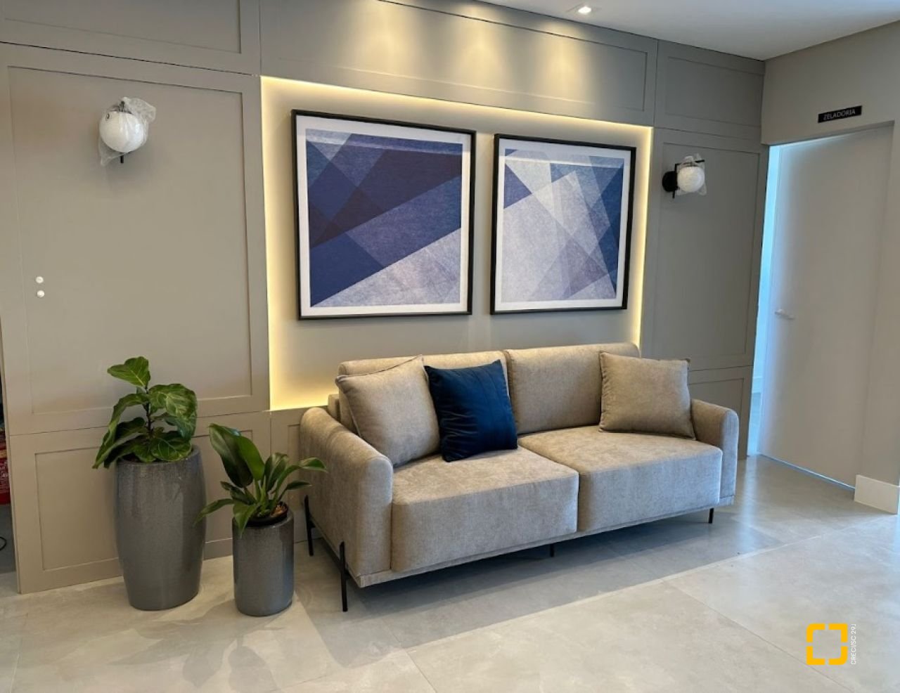 Apartamento com 75m², 2 quartos (sendo 1 suíte), 1 garagem, no bairro Barreiros em São José