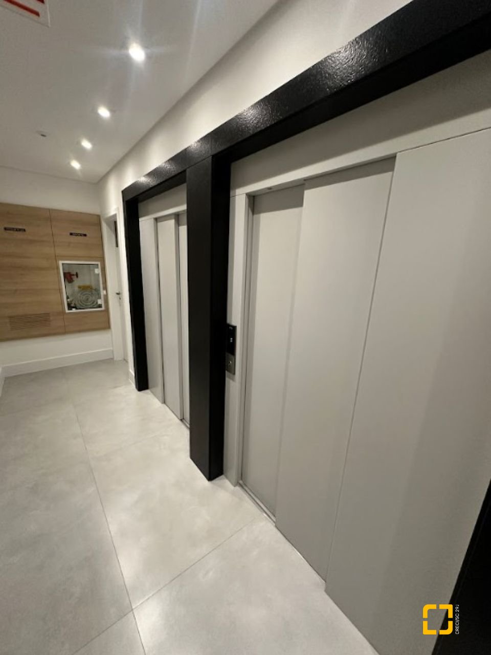 Apartamento com 75m², 2 quartos (sendo 1 suíte), 1 garagem, no bairro Barreiros em São José