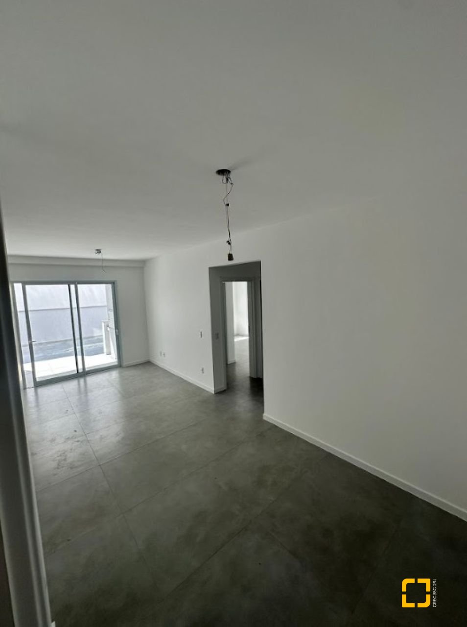 Apartamento com 75m², 2 quartos (sendo 1 suíte), 1 garagem, no bairro Barreiros em São José