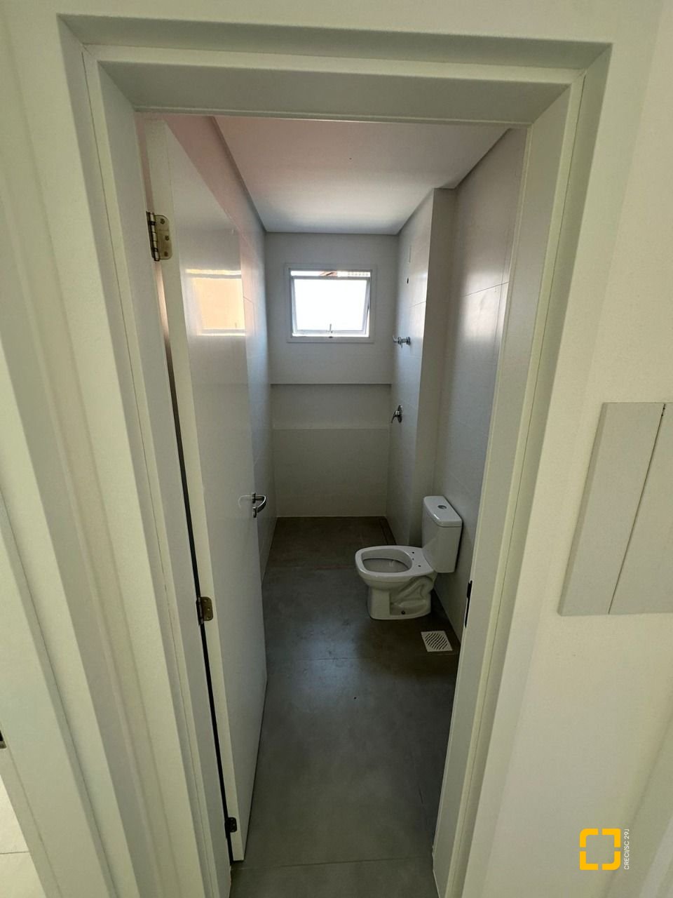 Apartamento com 75m², 2 quartos (sendo 1 suíte), 1 garagem, no bairro Barreiros em São José