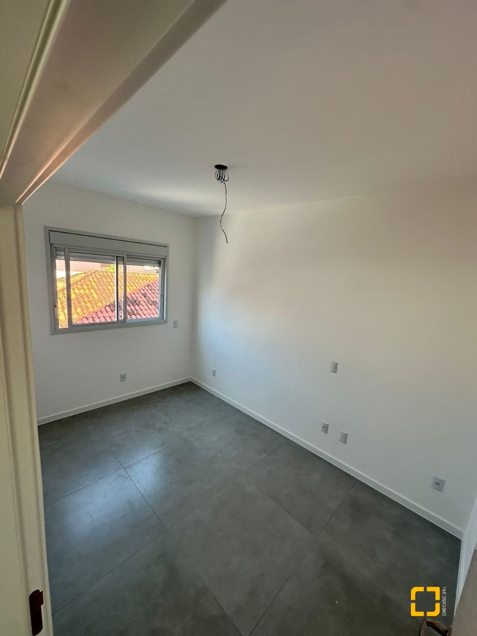 Apartamento com 75m², 2 quartos (sendo 1 suíte), 1 garagem, no bairro Barreiros em São José