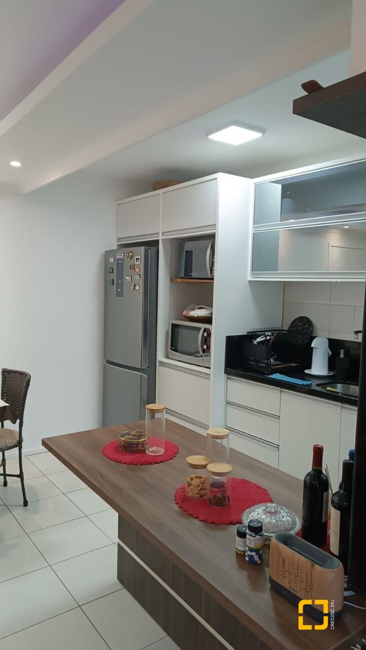 Apartamento com 54m², 2 quartos, 1 garagem, no bairro Sertão do Maruim em São José