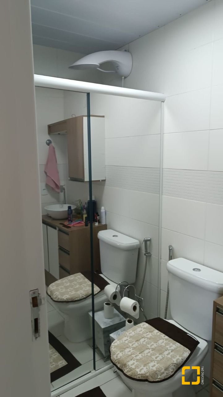 Apartamento com 54m², 2 quartos, 1 garagem, no bairro Sertão do Maruim em São José