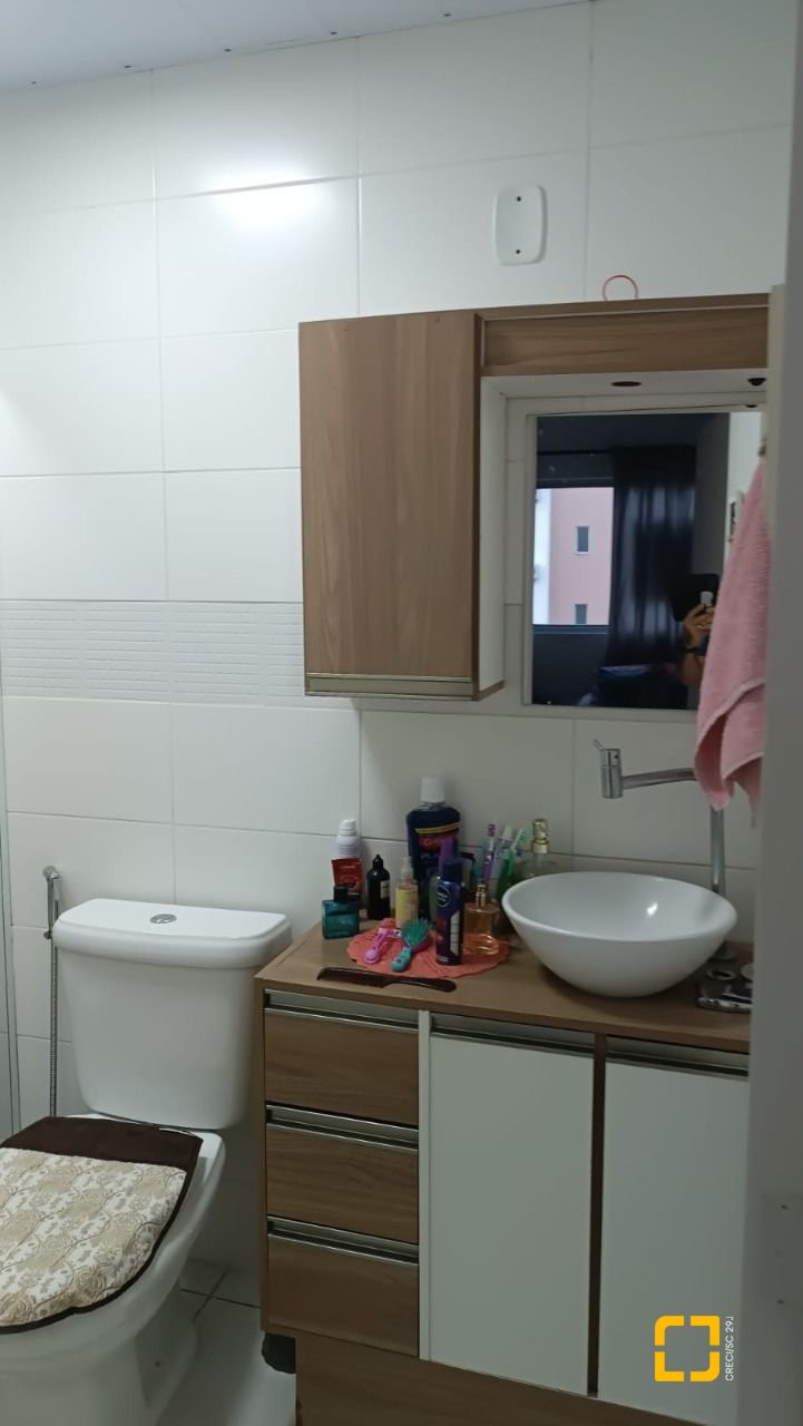 Apartamento com 54m², 2 quartos, 1 garagem, no bairro Sertão do Maruim em São José