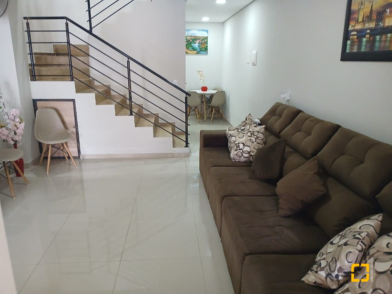 Casa com 85m², 2 quartos (sendo 2 suítes), 1 garagem, no bairro Serraria em São José
