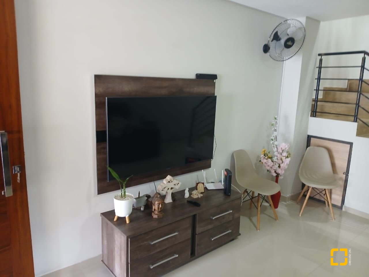 Casa com 85m², 2 quartos (sendo 2 suítes), 1 garagem, no bairro Serraria em São José