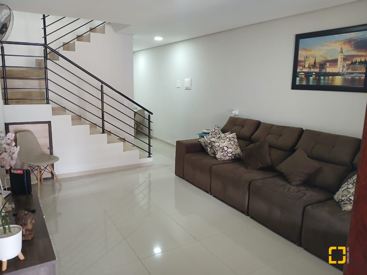 Casa com 85m², 2 quartos (sendo 2 suítes), 1 garagem, no bairro Serraria em São José