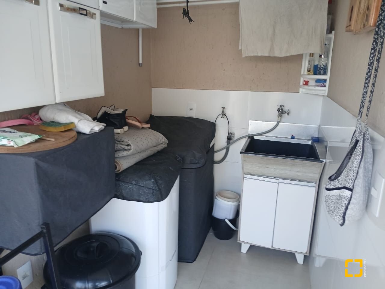 Casa com 85m², 2 quartos (sendo 2 suítes), 1 garagem, no bairro Serraria em São José
