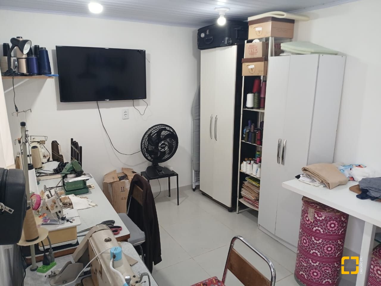 Casa com 85m², 2 quartos (sendo 2 suítes), 1 garagem, no bairro Serraria em São José