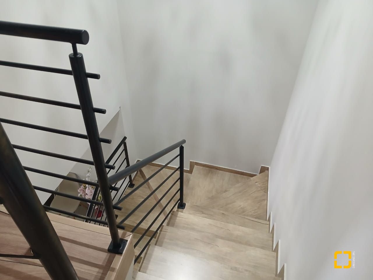 Casa com 85m², 2 quartos (sendo 2 suítes), 1 garagem, no bairro Serraria em São José