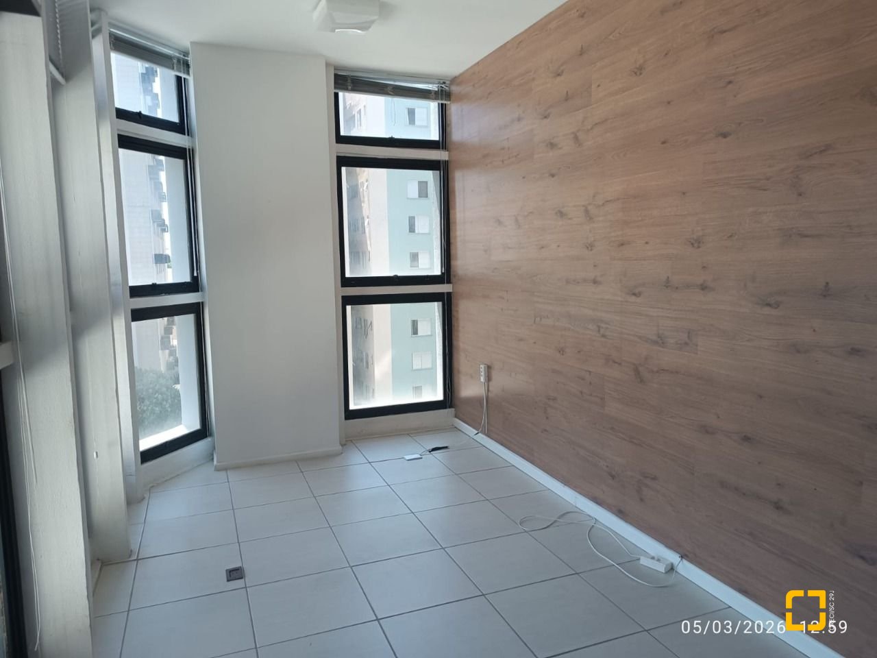Sala com 32m², no bairro Centro em Florianópolis
