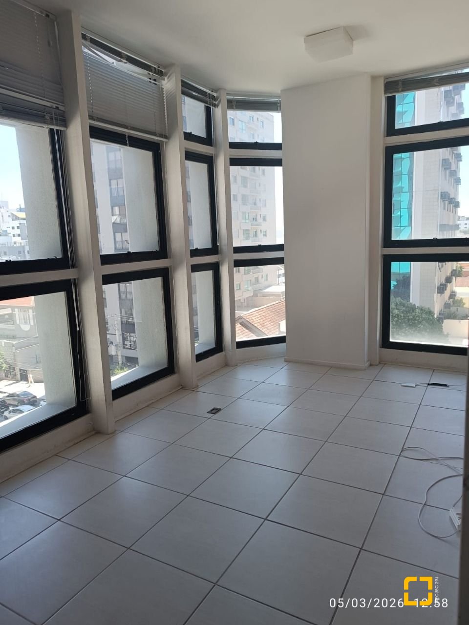 Sala com 32m², no bairro Centro em Florianópolis