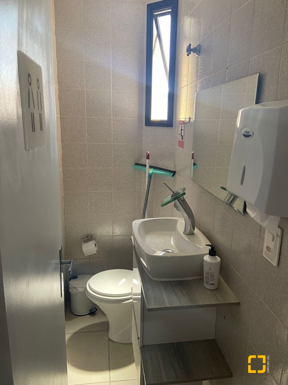 Sala com 32m², no bairro Centro em Florianópolis