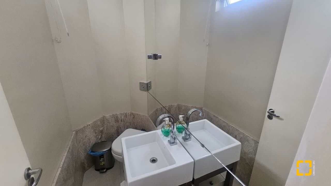 Sala com 58m², no bairro Centro em Florianópolis
