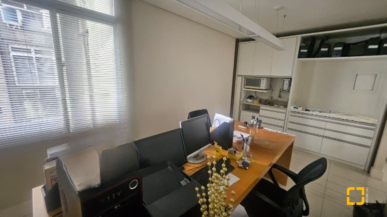 Sala com 58m², no bairro Centro em Florianópolis