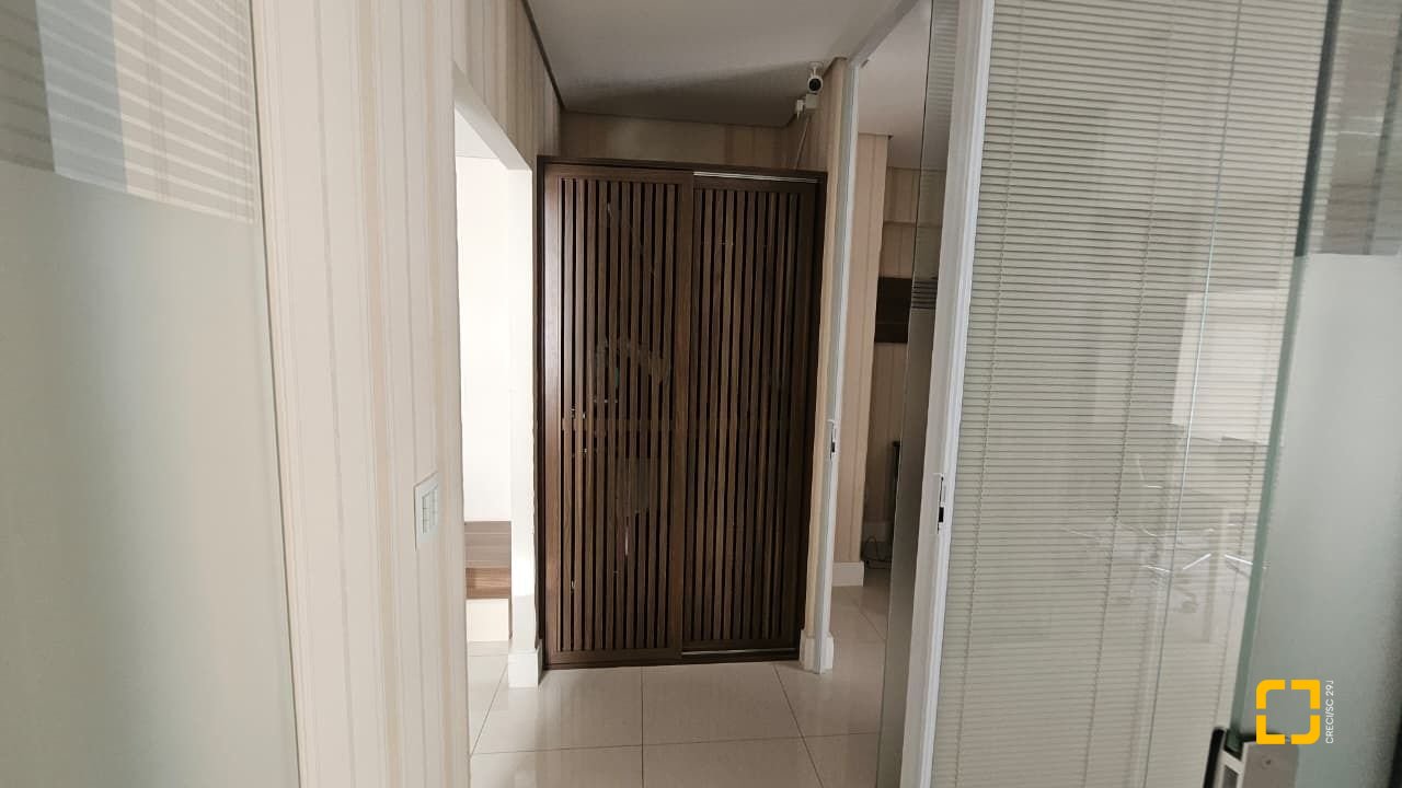 Sala com 58m², no bairro Centro em Florianópolis