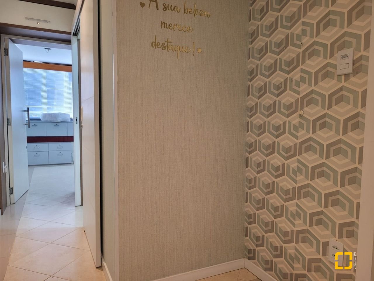 Sala com 27m², no bairro Centro em Florianópolis