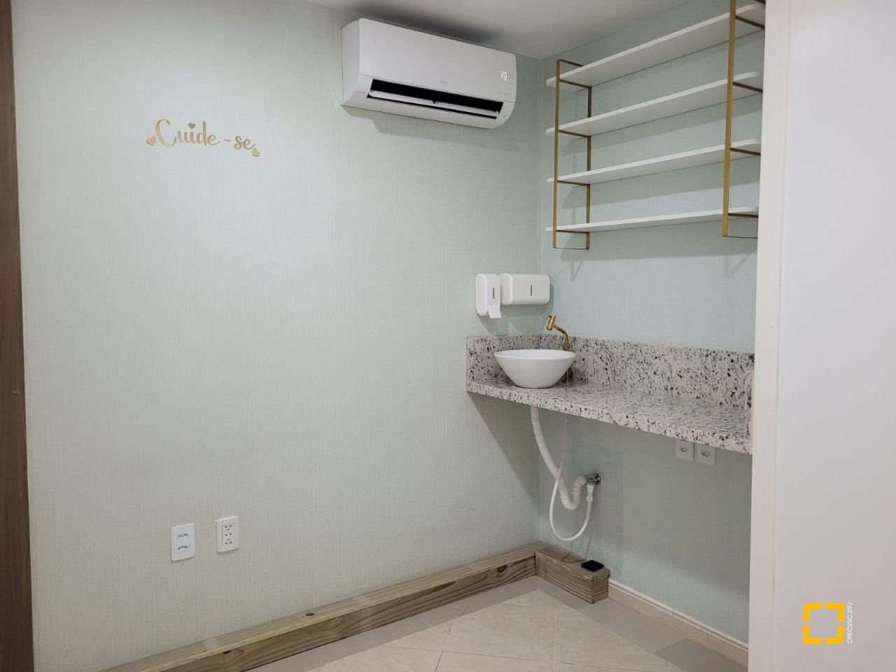 Sala com 27m², no bairro Centro em Florianópolis