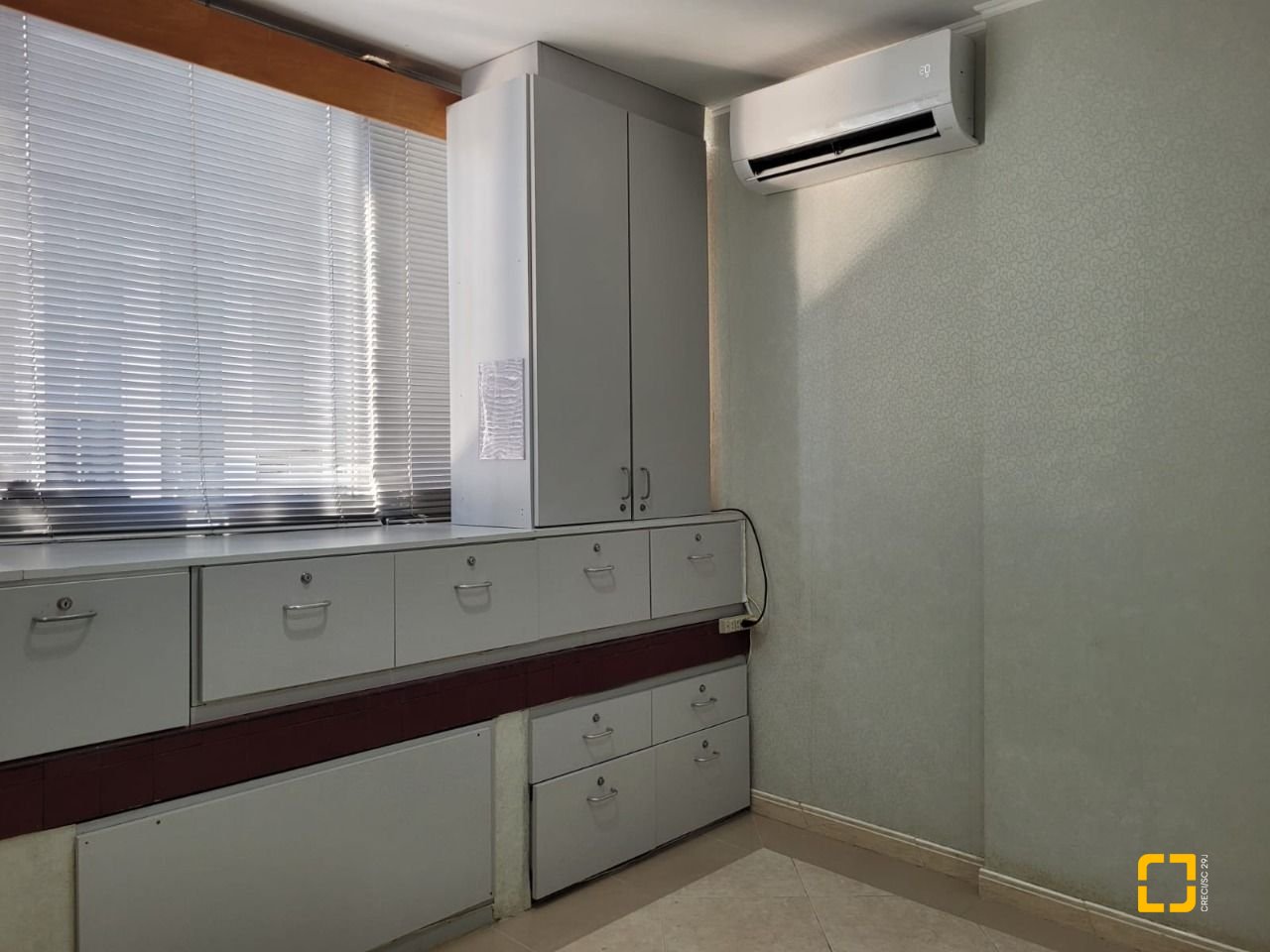 Sala com 27m², no bairro Centro em Florianópolis