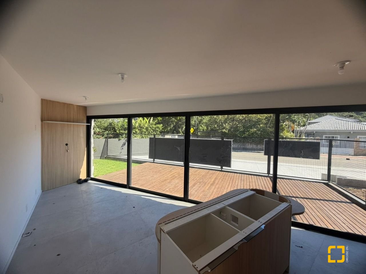 Casa de Condomínio com 85m², 2 quartos (sendo 1 suíte), 1 garagem, no bairro Cachoeira do Bom Jesus em Florianópolis