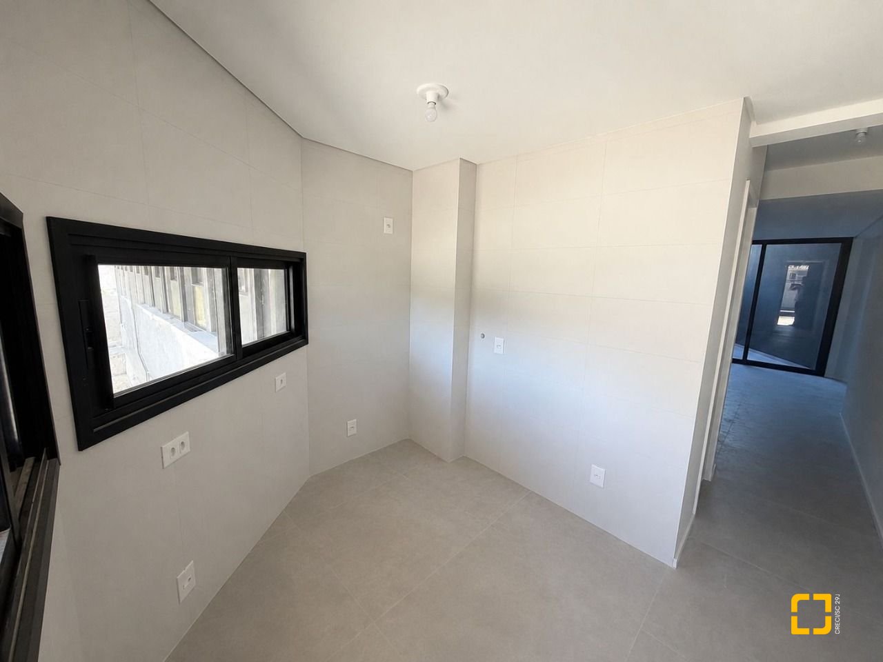 Casa de Condomínio com 86m², 2 quartos (sendo 1 suíte), 1 garagem, no bairro Cachoeira do Bom Jesus em Florianópolis